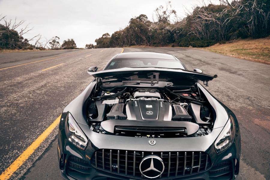 Моторный отсек Mercedes-AMG GT R (C190) 2019 года  (AU) (фото 14 из 40)